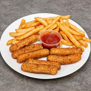 7 pc Mozzarella Stick with Fries and Can Soda